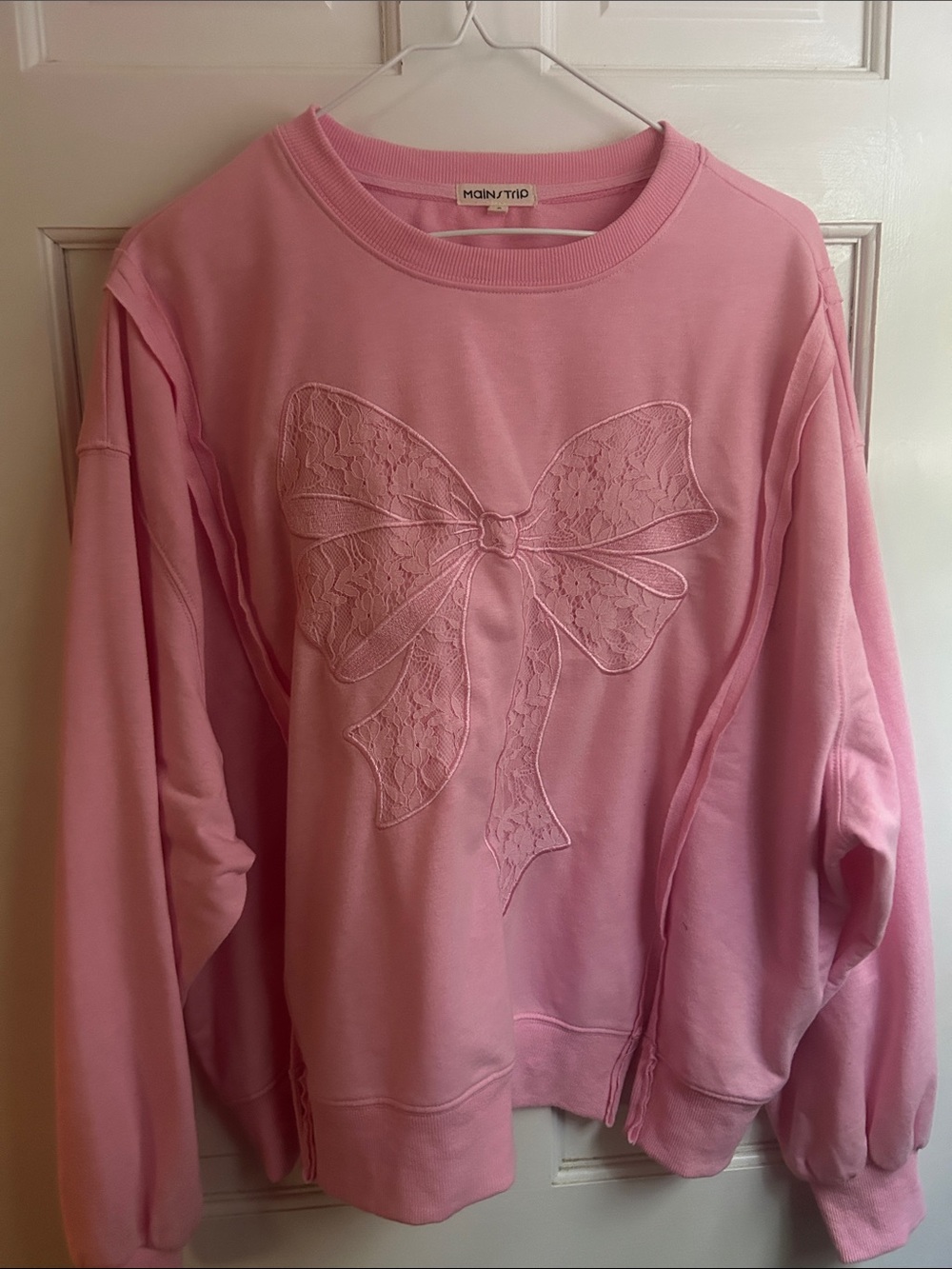 Main Strip Pink Lace Bow Pullover Sweatshirt
